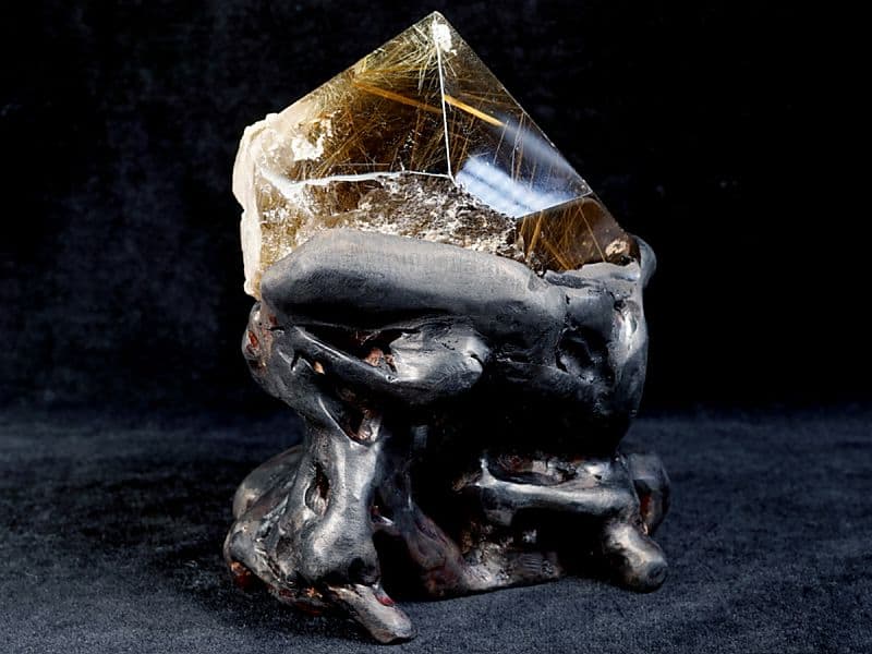 タイチンルチル 原石置物　木製台座付き No.34  [ 画像現物・一点物 ]  パワーストーン 天然石 FORESTBLUE フォレストブルー【3345】