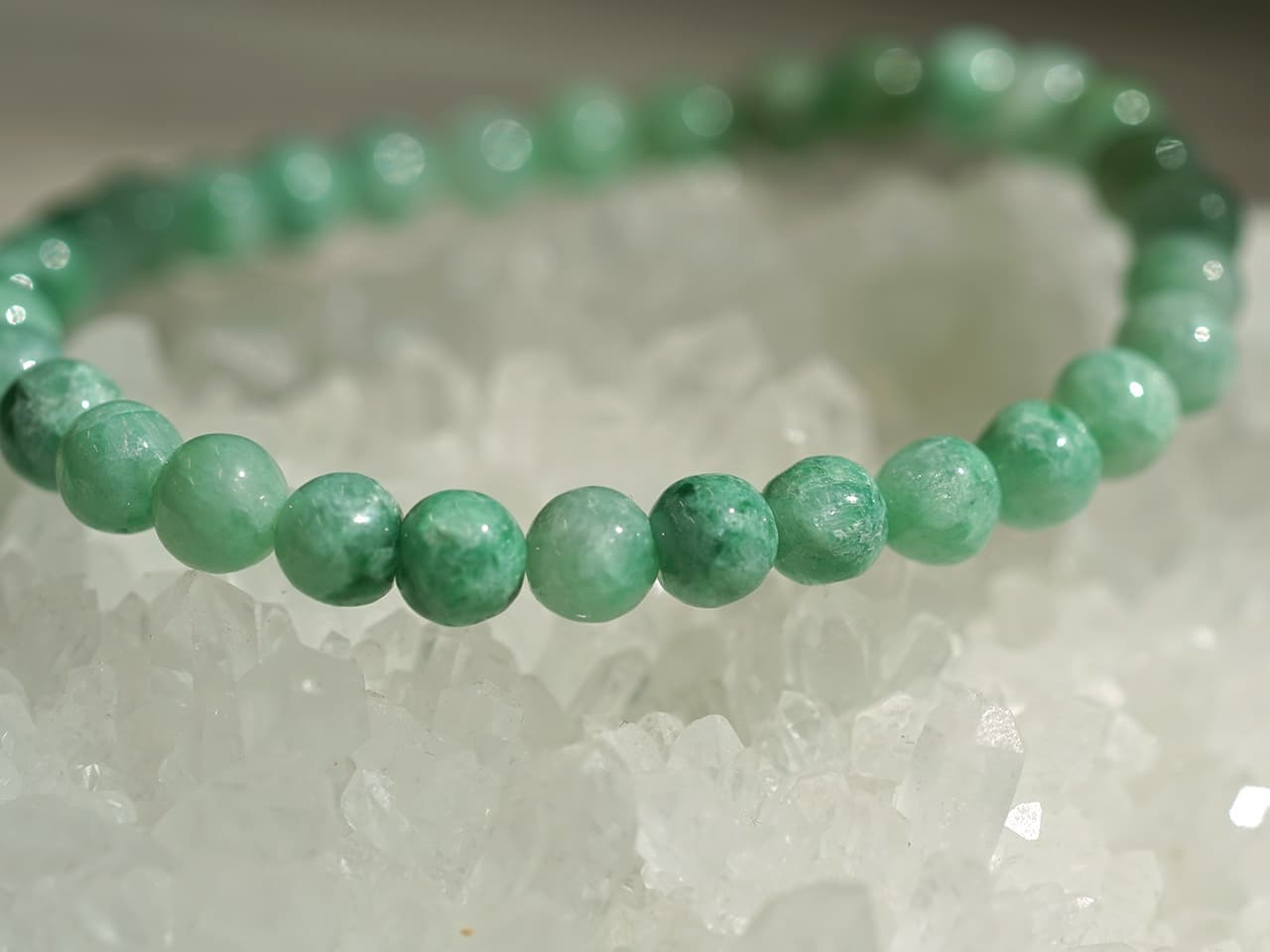 翡翠（ひすい）  ブレスレット 6mm玉 No.32   [ 画像現物・一点物 ]  パワーストーン 天然石 FORESTBLUE フォレストブルー【3725】