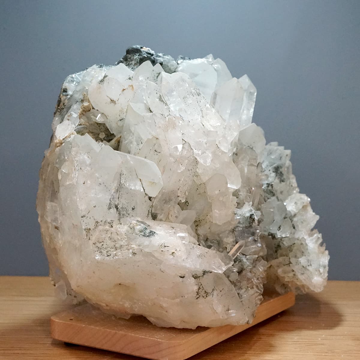 ヒマラヤ水晶 クラスター・原石（クル渓谷） No.1  [ 画像現物・一点物 ]    [ 画像現物・一点物 ]  パワーストーン 天然石 FORESTBLUE フォレストブルー【3758】