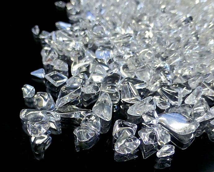 天然本水晶 さざれチップ (Sサイズ） 100g 【浄化・エネルギーチャージに】