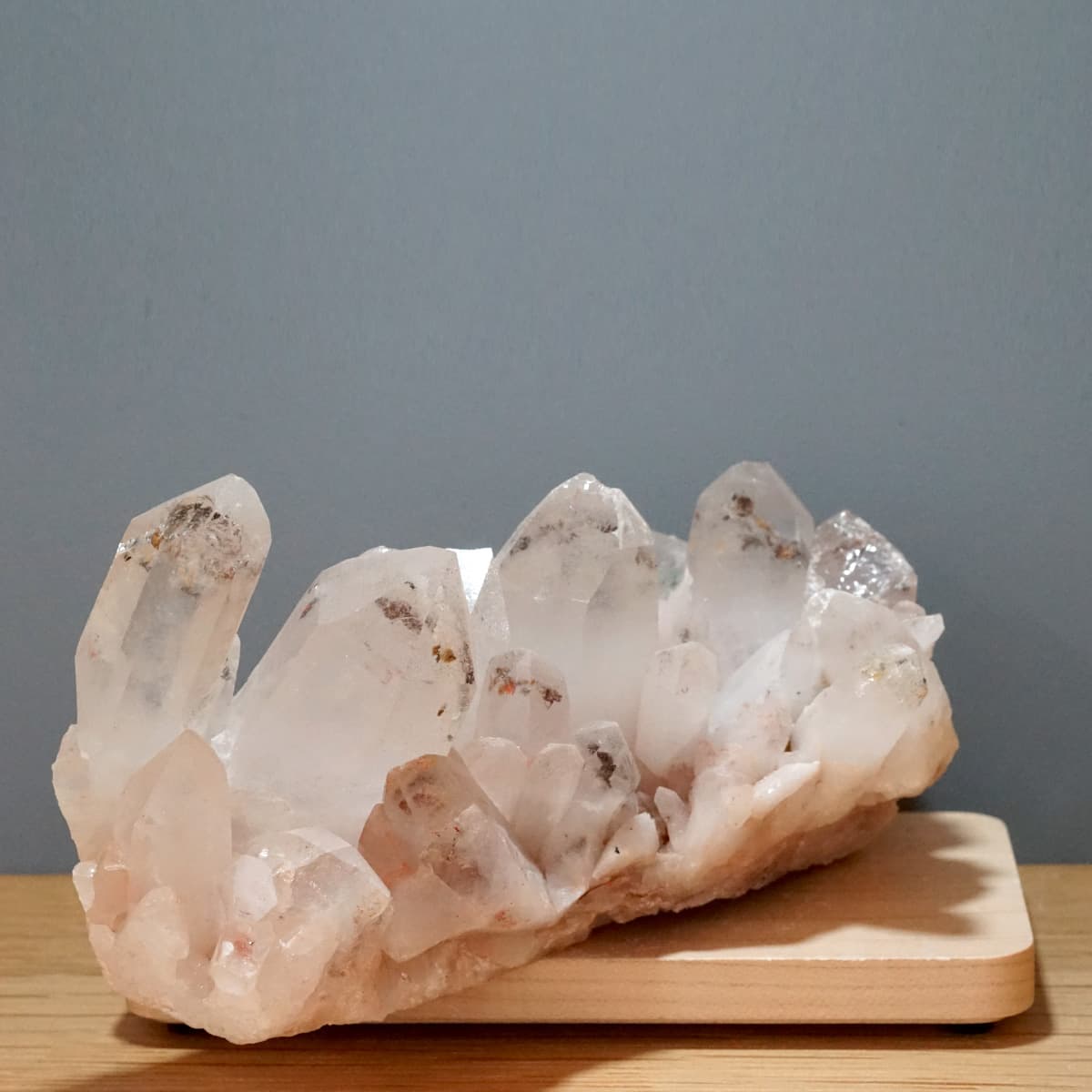 ヒマラヤ水晶 クラスター・原石（クル渓谷） No.12  [ 画像現物・一点物 ]    [ 画像現物・一点物 ]  パワーストーン 天然石 FORESTBLUE フォレストブルー【5051】