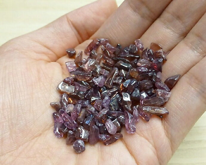 ガーネット さざれチップ (Sサイズ） 100g 【浄化・エネルギーチャージに】