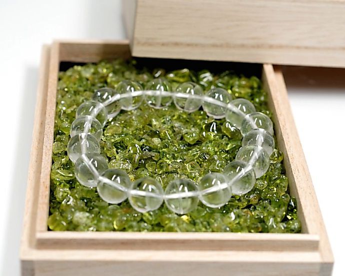 ペリドット さざれチップ 100g 【浄化・エネルギーチャージに】