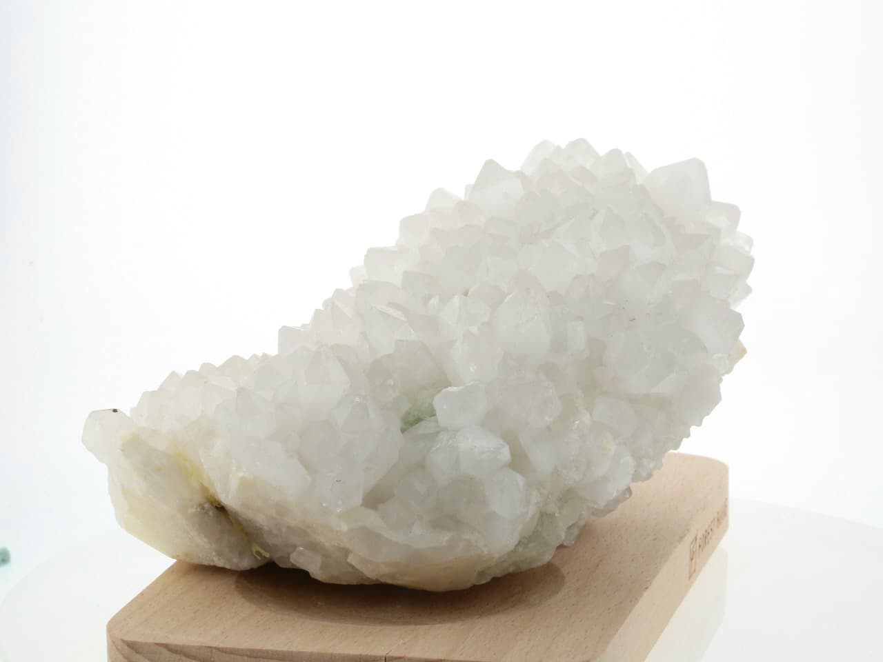 天然水晶 クラスター・原石 （ブラジル産）台座付き No.9　※割れの接着あり  [ 画像現物・一点物 ]  パワーストーン 天然石 FORESTBLUE フォレストブルー【5200】