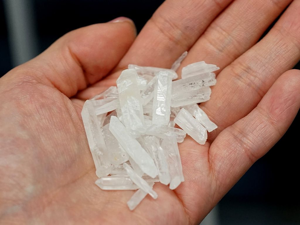 水晶クラスター さざれチップ 100g 【浄化・エネルギーチャージに】