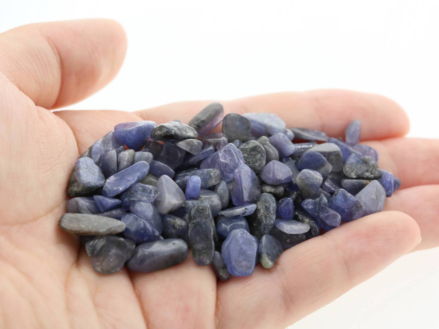 タンザナイト さざれチップ 100g 【浄化・エネルギーチャージに】