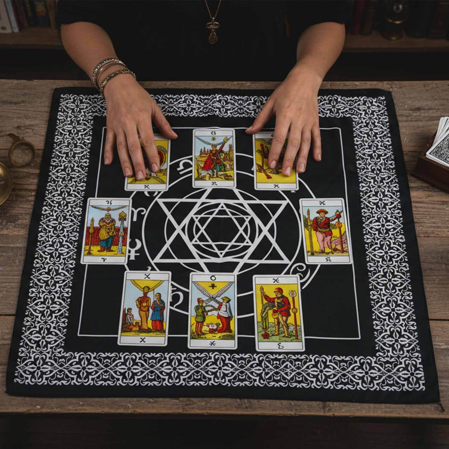 タロット／占い用クロス（12星座・フラワーオブライフ・六芒星など柄が選べる）50cm角