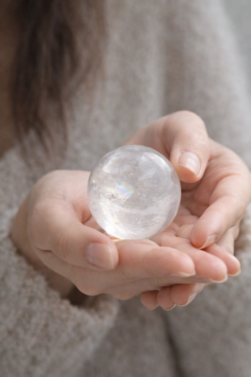 レインボー水晶 丸玉・スフィア 約50mm｜虹入りクリスタル｜浄化・開運・風水インテリア