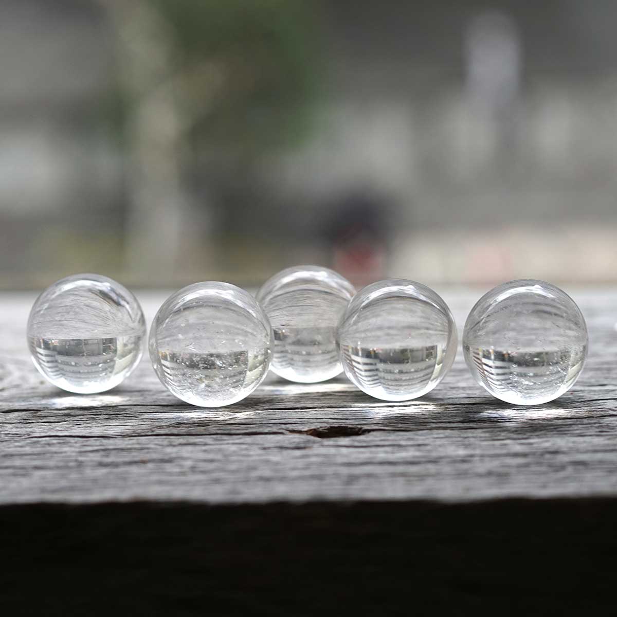 水晶 丸玉・スフィア 約25mm｜浄化・開運・風水インテリア – ARCANA